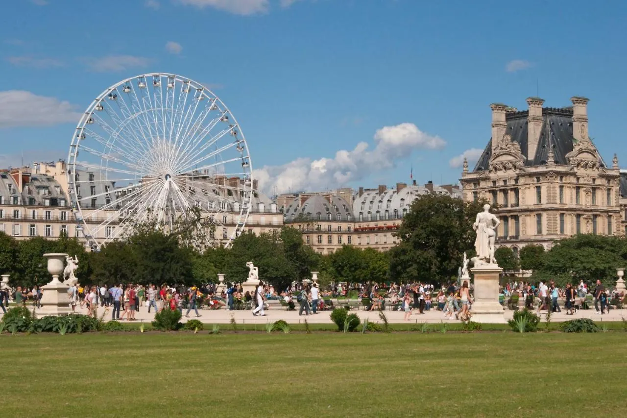 New & Design Studios In The Heart Of Le Marais Paryż Apartament