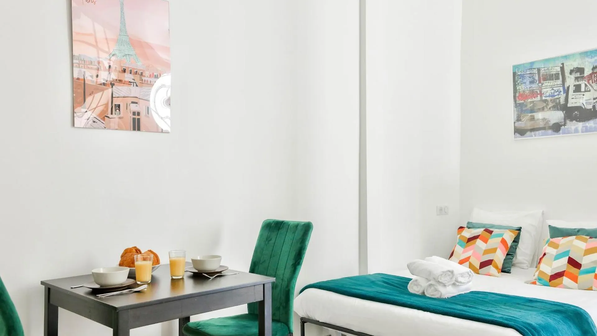 New & Design Studios In The Heart Of Le Marais Paryż Apartament